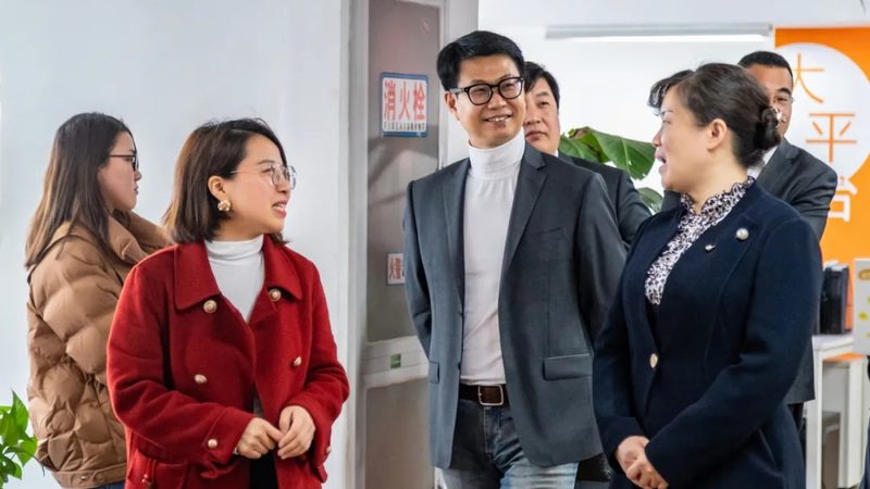 婚礼拍摄，镜头背后的秘密：如何选择合适的拍摄设备配置